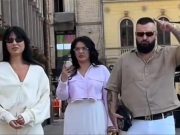 PRIVUKAO PAŽNJU JAVNOSTI: Buba Corelli prošetao gradom sa svoje dvije žene