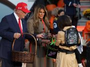Američki predsjednik Donald Trump i prva dama Melania Trump obilježili su Noć vještica tradicionalnim prijemom za djecu ispred Bijele kuće.