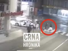 Nova snimka otkriva sve: Pogledajte kako su djevojke iz Audija pobjegle nakon što je mladić uništio pet automobila u Živinicama!