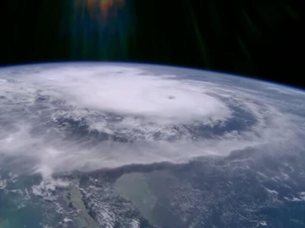 oluja-stoljeca-uragan-prijeti-da-sravni-jamajku-sa-zemljom-uragan_6900b1632e6ed