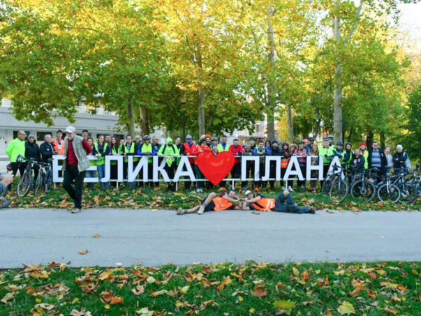 vucic-u-panici-hiljade-studenata-u-velikom-marsu-stize-u-novi-sad-screenshot-2025-10-31-115555_690497ca07769