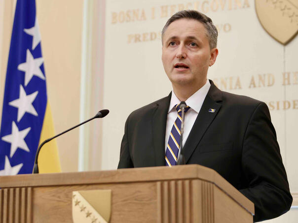 deset-mjeseci-do-izbora-becirovic-opet-kandidat-trojke-viber-slika-2025-12-11-08-34-59-560_693a76e433116