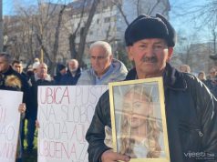 Protest porodice Ajle Nuhanović: Tri godine za ubistvo, nećemo stati na ovome
