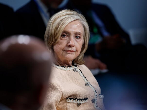 hillary-clinton-optuzuje-trumpa-za-zataskavanje-epsteinovih-spisa-clintion_6994071f8d932