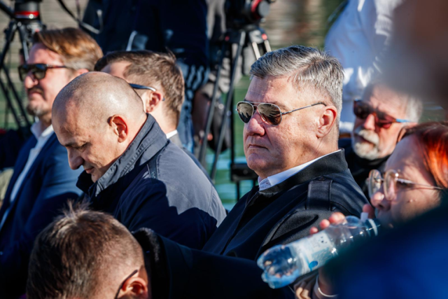 cc5afd39-170f-4d5c-92d1-bfd6ca94e954