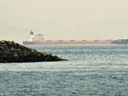 PROBIJENA TRUMPOVA BLOKADA U HORMUZU: Dok Washington tvrdi da “niko ne prolazi”, iranski naftni divovi ušli u srce Zaljeva!