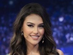 VJETAR DIZAO SUKNJICU JEDNOJ OD NAJPOZNATNIJIH SPORTSKIH NOVINARKI IZ REGIONA: Ona sve objavila na Instagramu (VIDEO)
